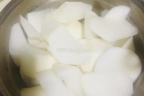 白萝卜牛肉丸汤的做法图解1