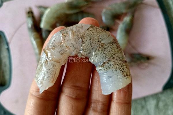 西蓝花炒虾仁的做法图解3
