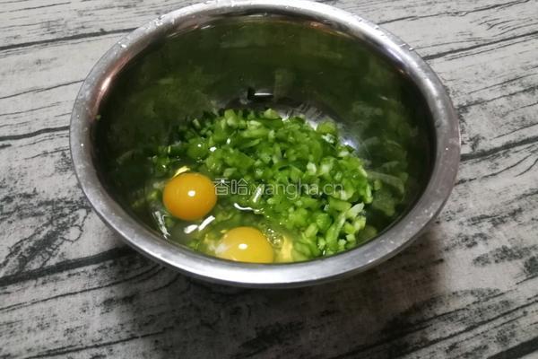 青椒虾皮饼的做法图解3