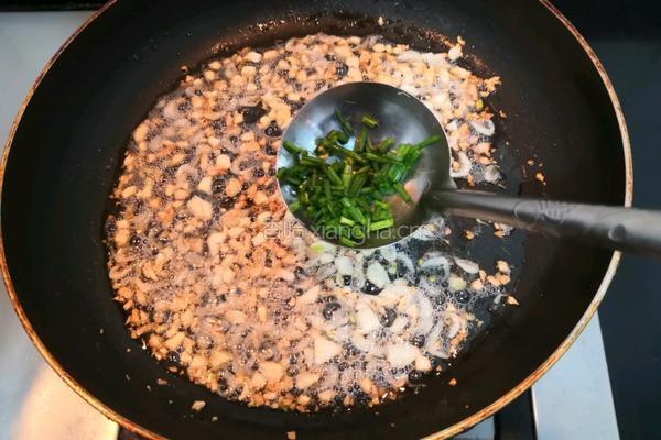 金蒜虾皮炝萝卜的做法图解11