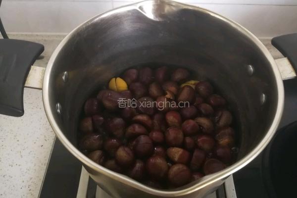 鲜虾烧板栗的做法图解4