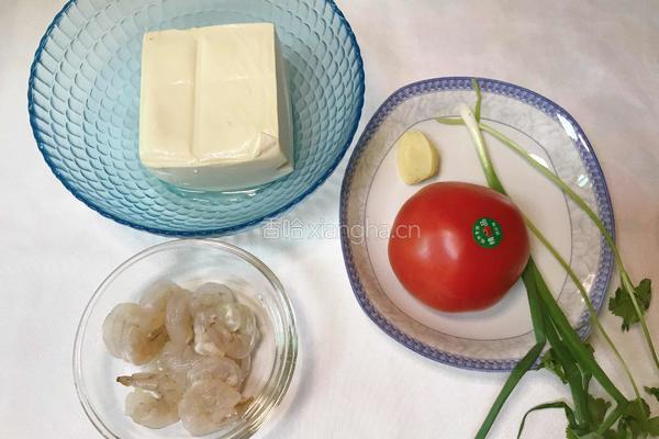 虾仁豆腐汤的做法图解1