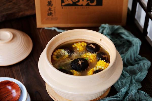 香菇玉米胡萝卜鸡汤的做法图解11