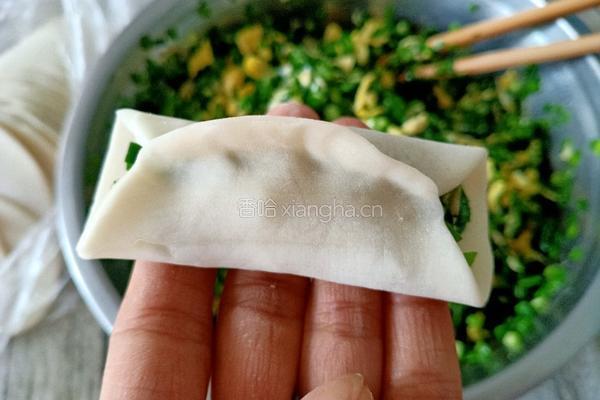 韭菜虾皮鸡蛋锅贴的做法图解11