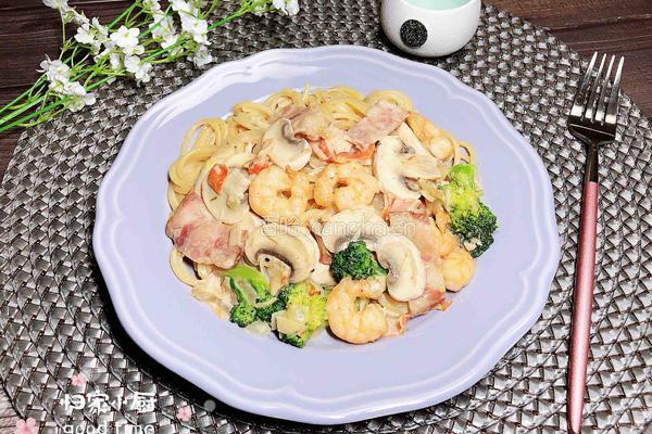 奶油蘑菇海鲜意面的做法图解19