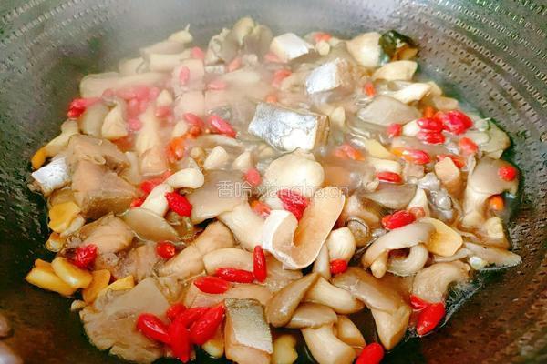 海鱼炒秀珍菇的做法图解14