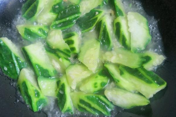 花甲炒丝瓜的做法图解10