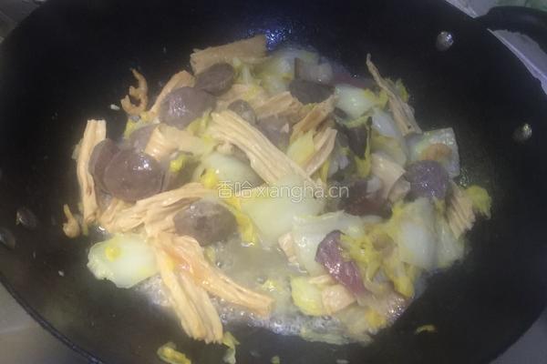 娃娃菜腐竹烧丸子的做法图解8