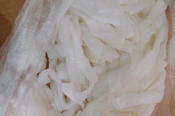 鸡蛋炒河粉的做法图解1