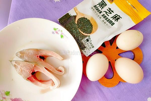 黑芝麻海鱼鸡蛋羹的做法图解2