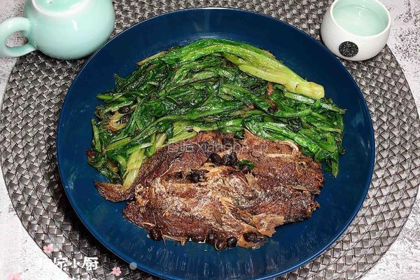 豆豉酥鱼油麦菜的做法图解8