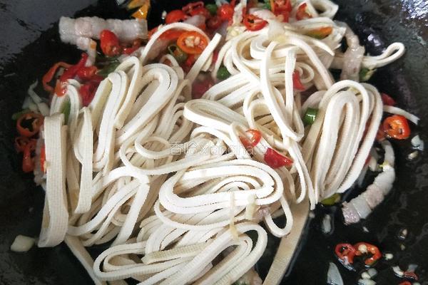 肉炒百页皮的做法图解4
