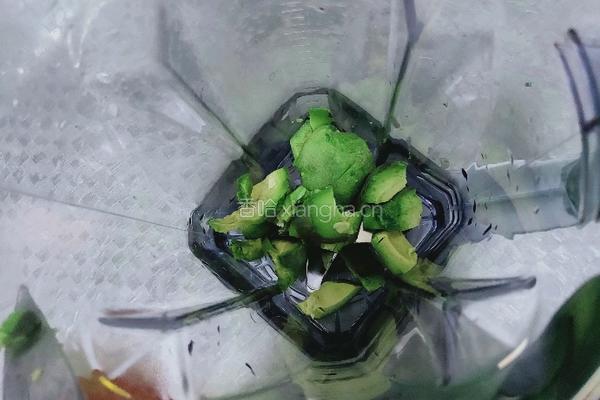 牛油果奶昔的做法图解2