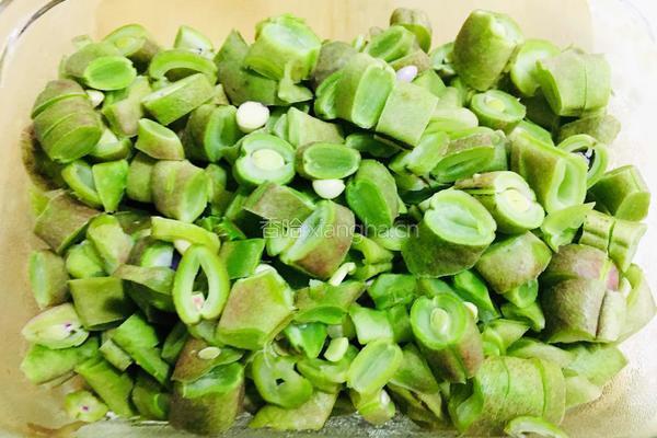 豆角焖面的做法图解2