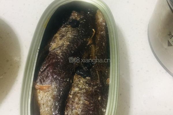 豆豉鲮鱼炒黄豆芽的做法图解2