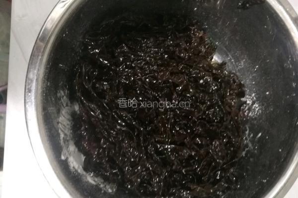 炸鲜紫菜丸子的做法图解1