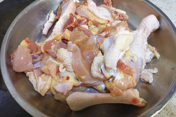 辣椒炒鸡肉的做法图解2