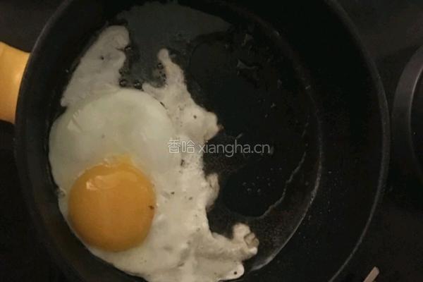 紫薯黄瓜番茄煎蛋三明治的做法图解2