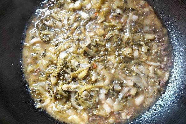 老坛酸菜牛肉碎的做法图解3