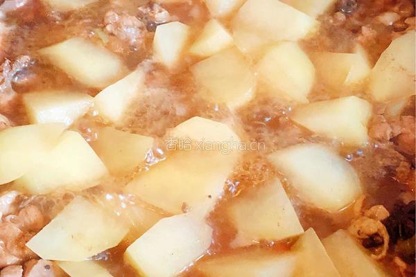 土豆炖鸡块的做法图解9