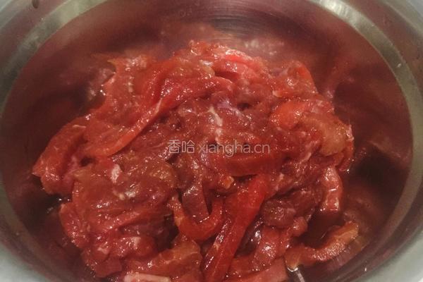 胡萝卜丝炒牛肉丝的做法图解1