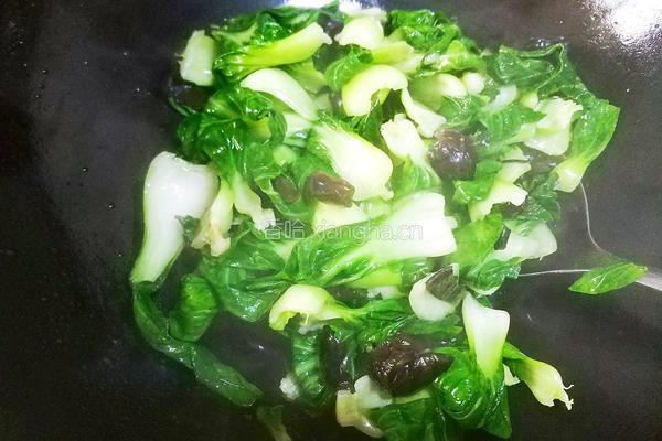 黑木耳炒青菜的做法图解7