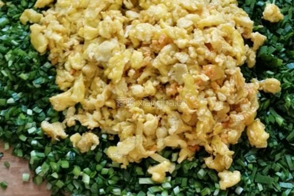 韭菜锅巴鸡蛋饺子的做法图解3