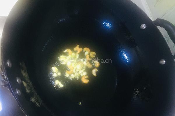 干虾仁炒小瓜的做法图解3