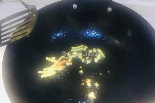 小香菇青椒炒豆干的做法图解4