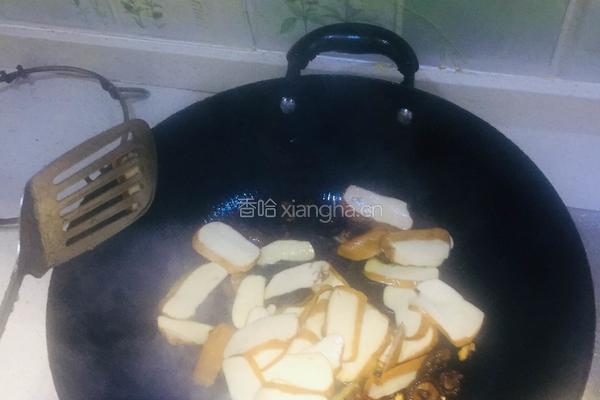 小香菇青椒炒豆干的做法图解6