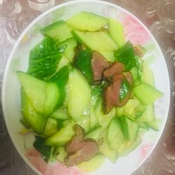 黄瓜炒腊肉的做法[图]