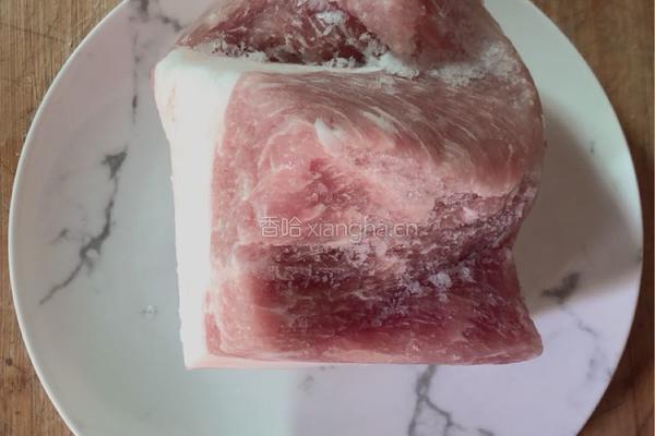 猪肉白菜土豆炖粉条的做法图解1