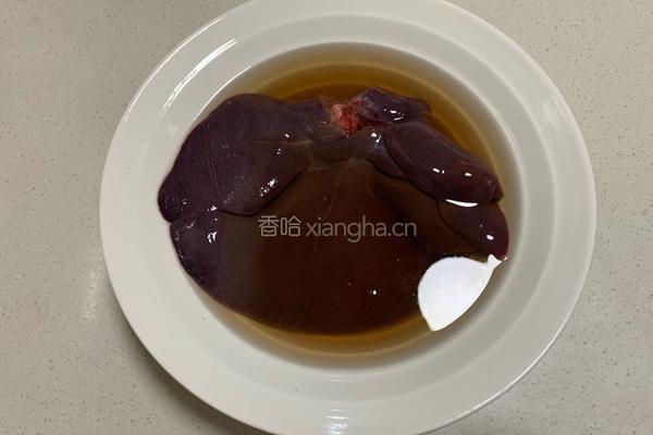 水煮猪肝的做法图解1