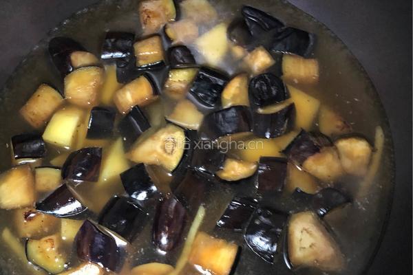 土豆茄子焖饭的做法图解2