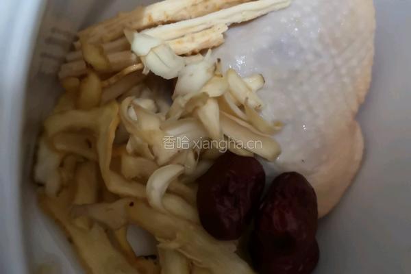 沙参玉竹鸡汤的做法图解2