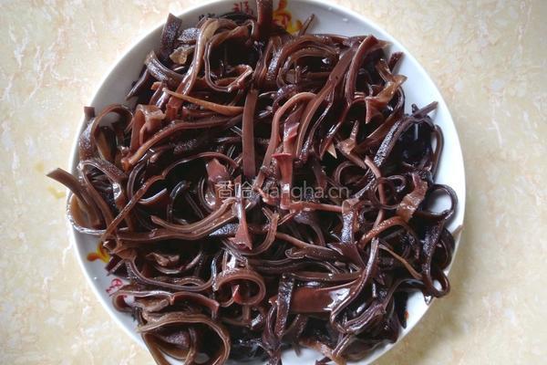 凉拌木耳（酸甜味）的做法图解1