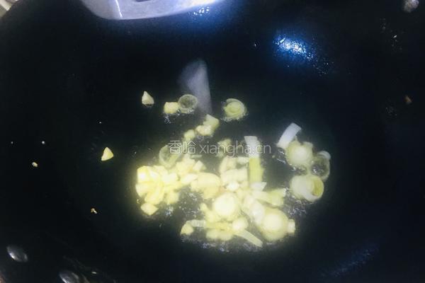 西芹洋葱炒鸡蛋的做法图解5