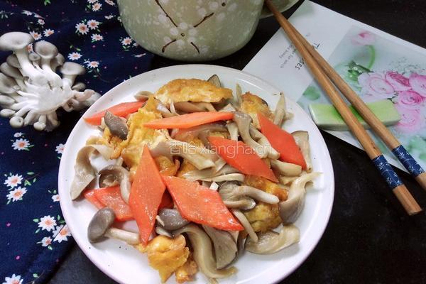 平菇胡萝卜炒鸡蛋的做法图解8