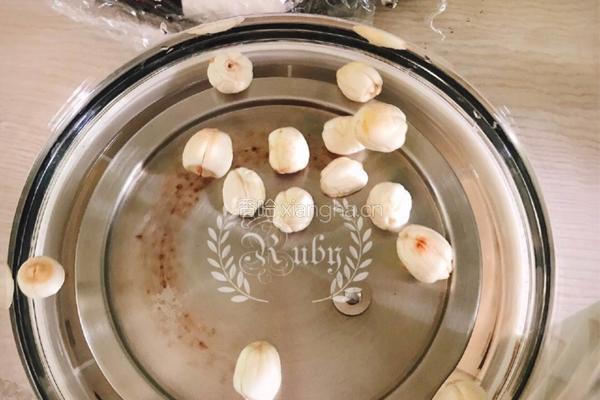 润肺解燥|莲子马蹄板栗糖水的做法图解4