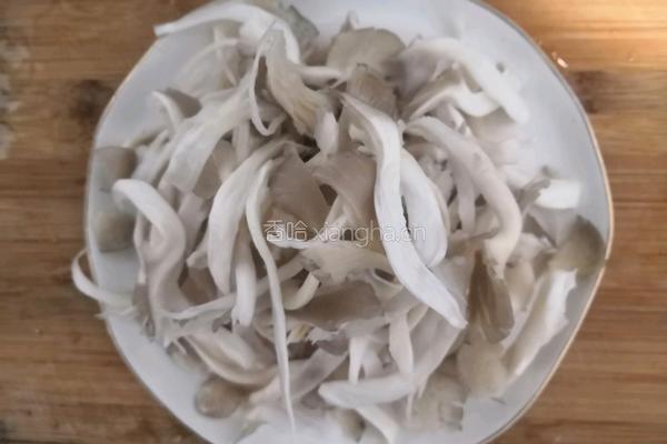 养生菌菇豆腐汤的做法图解3