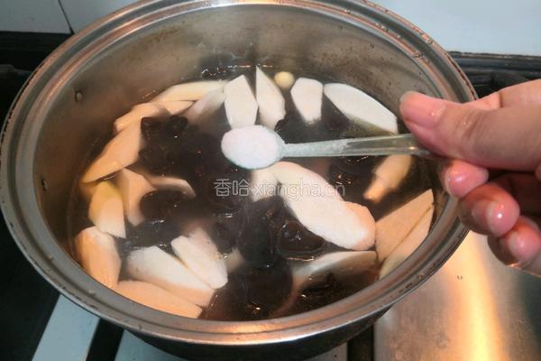 茭白木耳鸡汤的做法图解13