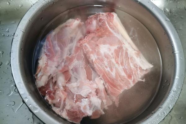 当归红枣羊肉汤的做法图解1