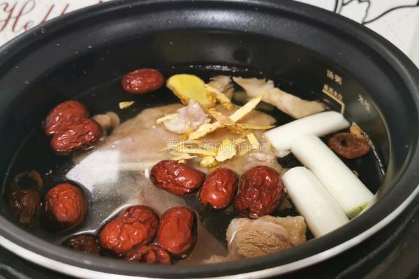 当归红枣羊肉汤的做法图解6