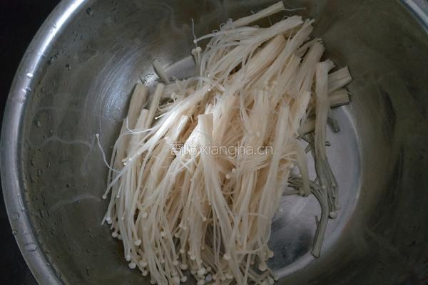 双菇番茄豆腐汤的做法图解1