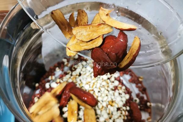 红枣红豆薏米汤的做法图解7