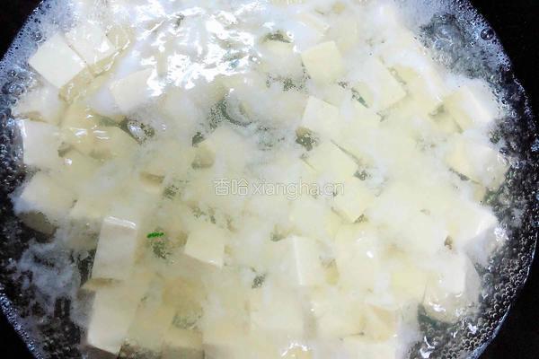 蟹黄豌豆苗豆腐汤的做法图解7
