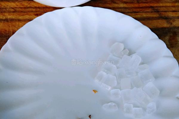 糖水鸡头米的做法图解3