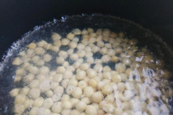 糖水鸡头米的做法图解6