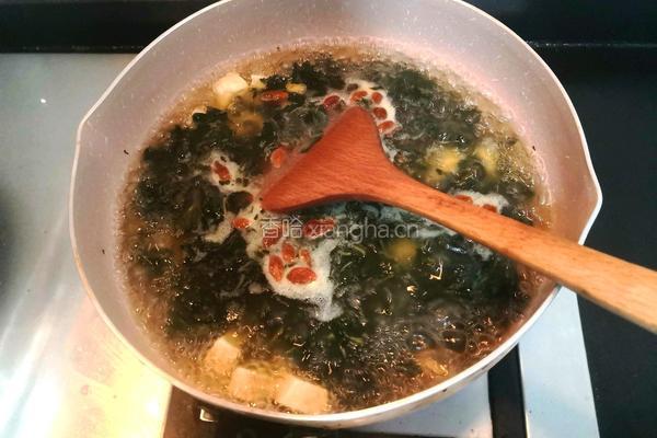 芝麻叶枸杞豆腐汤的做法图解15