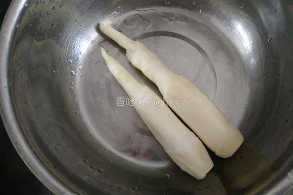 番茄肉丝茭白汤的做法图解1